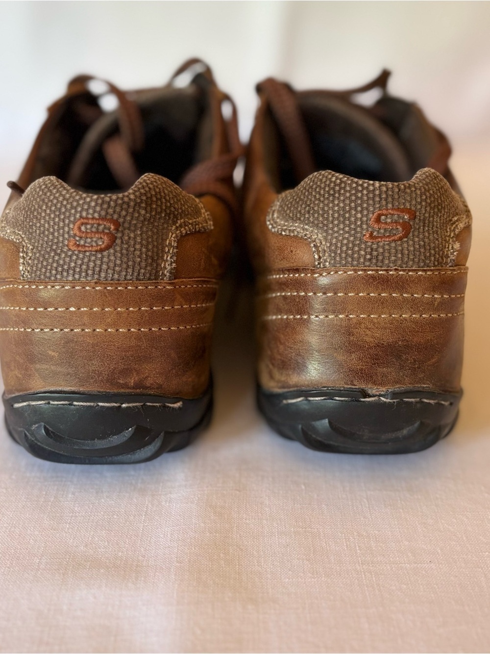 Skechers Men's Brown Leather-Lace-Up Sneakers Size 10 - Picture 3 of 6